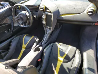 2018 McLaren 720S z VIN SBM14DCA9JW001142, wystawiony jako Copart lot #76969554 z przebiegiem Nie podano mil oraz Szkody całkowita. Historia ofert i sprzedaży dostępna na DreamBid. Obrazek 8.