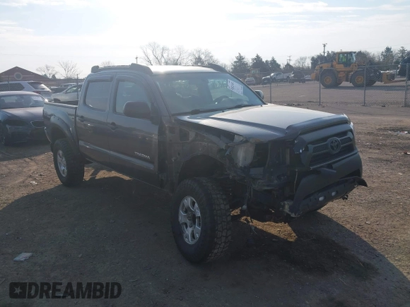 2014 Toyota Tacoma with VIN 3TMLU4EN3EM151545, listed as a IAAI auction lot 41821451 with 261,311 mi miles. Bid and sale history available at carsss.com. Image 1.