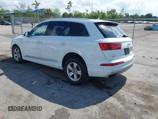 2018 Audi Q7 Premium z VIN WA1AHAF77JD045349, wystawiony jako IAAI lot #42227264 z przebiegiem 93 865 mil mil oraz . Historia ofert i sprzedaży dostępna na DreamBid. Obrazek 3.