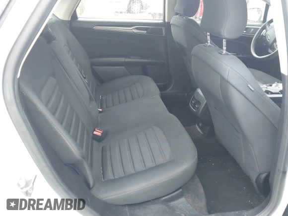 2019 Ford Fusion SE with VIN 3FA6P0LU4KR204801, listed as a IAAI auction lot 41977106 with 101,675 mi miles. Bid and sale history available at carsss.com. Image 8.