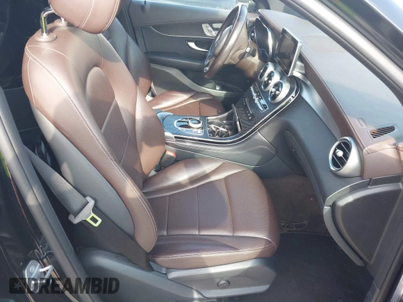 2018 Mercedes-Benz GLC 300 with VIN WDC0G4JB8JV086823, listed as a IAAI auction lot 42338203 with 114,000 mi miles and . Bid and sale history available at DreamBid. Image 5.