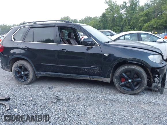 2013 BMW X5 xDrive50i с VIN 5UXZV8C57D0C15445, выставлен на аукционе IAAI как лот 42508989 с пробегом 102 212 миль миль и . История ставок и продаж доступна на DreamBid. Изображение 14.