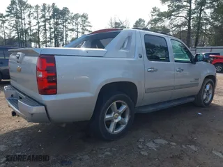 2013 Chevrolet Avalanche LS with VIN 3GNMCEE02DG207190, listed as a IAAI auction lot 41396345 with 223,378 mi miles. Bid and sale history available at carsss.com. Image 4.