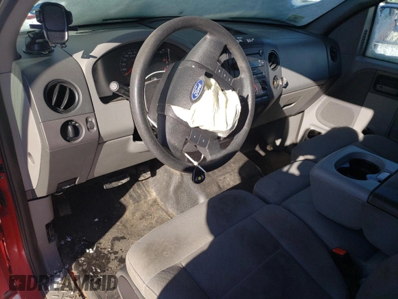 2006 Ford F-150 STX z VIN 1FTRX02W06KB30717, wystawiony jako Copart lot #86604024 z przebiegiem 75 894 mil mil oraz Czysty tytuł • Clean title. Historia ofert i sprzedaży dostępna na DreamBid. Obrazek 8.