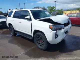 2021 Toyota 4Runner SR5 with VIN JTEEU5JR1M5240621, listed as a IAAI auction lot 41487095 with 37,676 mi miles. Bid and sale history available at carsss.com. Image 1.