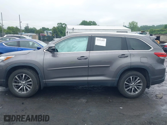 2019 Toyota Highlander SE with VIN 5TDJZRFH0KS722418, listed as a IAAI auction lot 42531509 with 64,369 mi miles and . Bid and sale history available at DreamBid. Image 14.