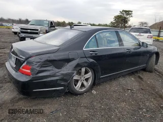 2012 Mercedes-Benz S 550 z VIN WDDNG9EB9CA450556, wystawiony jako Copart lot #53244175 z przebiegiem 120 283 mil mil oraz Szkoda całkowita • Salvage title. Historia ofert i sprzedaży dostępna na DreamBid. Obrazek 3.