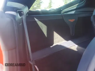 2020 Aston Martin Vantage z VIN SCFSMGAW4LGN03925, wystawiony jako Copart lot #50793594 z przebiegiem Nie podano mil oraz Szkody całkowita. Historia ofert i sprzedaży dostępna na DreamBid. Obrazek 11.