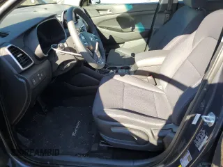 2020 Hyundai Tucson SE z VIN KM8J2CA44LU233311, wystawiony jako Copart lot #47840735 z przebiegiem 9 273 mil mil oraz Nie do naprawy • Non repairable. Historia ofert i sprzedaży dostępna na DreamBid. Obrazek 7.