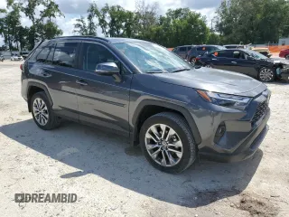 2023 Toyota RAV4 XLE Premium z VIN 2T3C1RFV7PC222978, wystawiony jako Copart lot #61953295 z przebiegiem 33 679 mil mil oraz Szkoda całkowita • Salvage title. Historia ofert i sprzedaży dostępna na DreamBid. Obrazek 4.