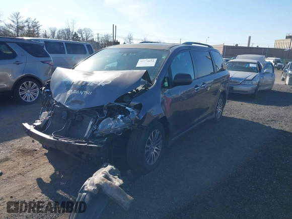 2019 Toyota Sienna XLE Auto Access Seat with VIN 5TDYZ3DC1KS009336, listed as a IAAI auction lot 41774424 with 108,334 mi miles. Bid and sale history available at carsss.com. Image 17.