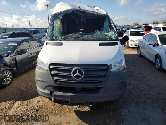 2022 Mercedes-Benz Sprinter Cargo with VIN W1Y40CHY0NT101988, listed as a Copart auction lot 84688584 with 71,888 mi miles and Salvage Title. Bid and sale history available at carsss.com. Image 5.