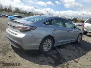 2016 Hyundai Sonata Hybrid SE with VIN KMHE24L12GA012498, listed as a Copart auction lot 51348225 with 0 mi miles and Salvage Title. Bid and sale history available at carsss.com. Image 3.
