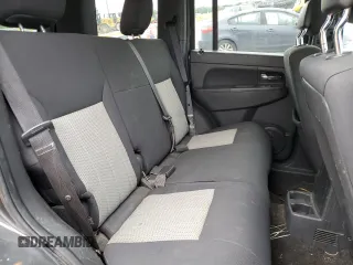 2010 Jeep Liberty Sport z VIN 1J4PN2GK8AW156010, wystawiony jako Copart lot #55950515 z przebiegiem 194 853 mil mil oraz Szkody całkowita. Historia ofert i sprzedaży dostępna na DreamBid. Obrazek 11.