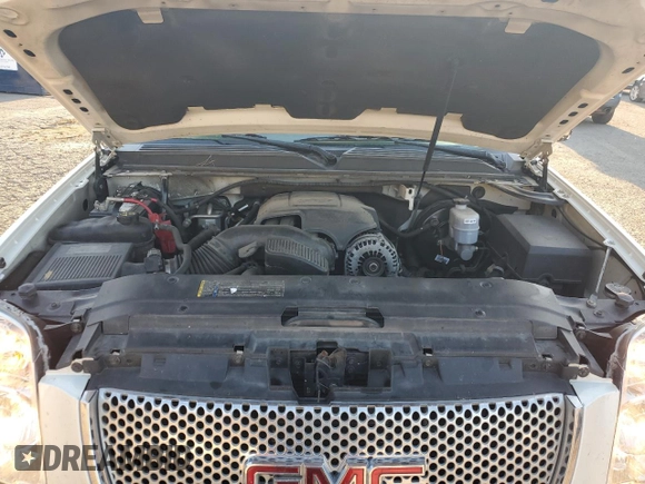 2011 GMC Yukon XL Denali with VIN 1GKS1MEF9BR171665, listed as a Copart auction lot 82228324 with 145,013 mi miles and Salvage Title. Bid and sale history available at carsss.com. Image 14.