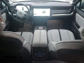 2022 Rivian R1T Adventure z VIN 7FCTGAAA0NN014488, wystawiony jako Copart lot #51024514 z przebiegiem 18 721 mil mil oraz Szkody całkowita. Historia ofert i sprzedaży dostępna na DreamBid. Obrazek 8.