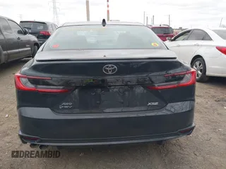 2025 Toyota Camry LE z VIN 4T1DBADK6SU509451, wystawiony jako IAAI lot #42040733 z przebiegiem 22 091 mil mil oraz . Historia ofert i sprzedaży dostępna na DreamBid. Obrazek 17.