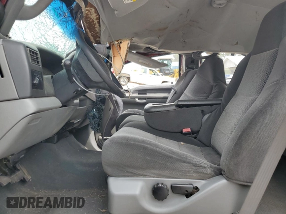 2003 Ford F-250 XL с VIN 1FTNW21L53EA26528, выставлен на аукционе Copart как лот 53901195 с пробегом 175 578 миль миль и Списание • Salvage title. История ставок и продаж доступна на DreamBid. Изображение 7.