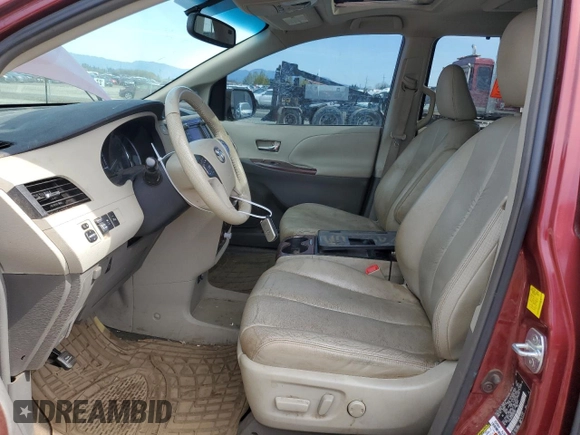 2011 Toyota Sienna XLE z VIN 5TDDK3DC5BS007897, wystawiony jako Copart lot #51503415 z przebiegiem 151 158 mil mil oraz Szkoda całkowita • Salvage title. Historia ofert i sprzedaży dostępna na DreamBid. Obrazek 7.