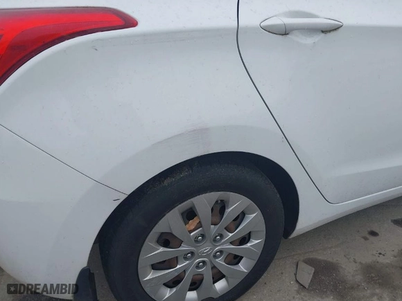 2016 Hyundai Elantra GT with VIN KMHD35LH5GU304625, listed as a IAAI auction lot 42003220 with 96,147 mi miles. Bid and sale history available at carsss.com. Image 14.