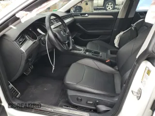 2019 Volkswagen Arteon SE z VIN WVWBR7AN1KE008471, wystawiony jako Copart lot #82683453 z przebiegiem 64 136 mil mil oraz . Historia ofert i sprzedaży dostępna na DreamBid. Obrazek 7.