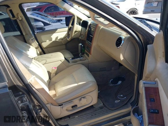 2008 Ford Explorer Eddie Bauer with VIN 1FMEU74818UA03864, listed as a IAAI auction lot 41370466 with 216,863 mi miles. Bid and sale history available at carsss.com. Image 5.