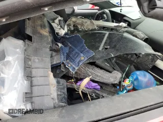 2023 Maserati MC20 z VIN ZAMBMSAB6P0443249, wystawiony jako Copart lot #46668944 z przebiegiem Nie podano mil oraz Nie do naprawy • Non repairable. Historia ofert i sprzedaży dostępna na DreamBid. Obrazek 8.