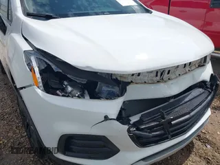 2018 Chevrolet Trax LT with VIN 3GNCJLSB5JL265874, listed as a IAAI auction lot 41962064 with 51,229 mi miles. Bid and sale history available at carsss.com. Image 6.