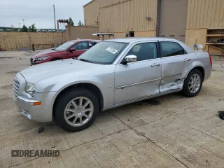 2008 Chrysler 300 C with VIN 2C3LK63H78H244347, listed as a Copart auction lot 71287504 with 201,210 mi miles and Salvage Title. Bid and sale history available at carsss.com. Image 1.