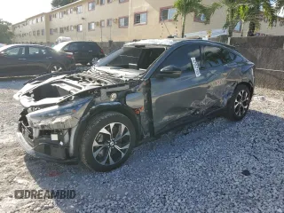 2021 Ford Mustang Mach-E Premium с VIN 3FMTK3R79MMA38799, выставлен на аукционе Copart как лот 67057165 с пробегом 51 871 миль миль и Списание • Salvage title. История ставок и продаж доступна на DreamBid. Изображение 1.