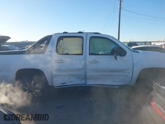2007 Chevrolet Avalanche 3LT z VIN 3GNFK12367G277363, wystawiony jako IAAI lot #41395929 z przebiegiem 149 864 mil mil oraz . Historia ofert i sprzedaży dostępna na DreamBid. Obrazek 13.