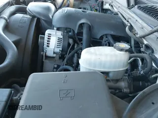 2003 Chevrolet Silverado 2500 Work Truck с VIN 1GCGC24U43Z321585, выставлен на аукционе IAAI как лот 41850855 с пробегом 142 417 миль миль и . История ставок и продаж доступна на DreamBid. Изображение 12.
