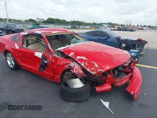 2008 Ford Mustang Deluxe with VIN 1ZVHT80N185208405, listed as a IAAI auction lot 39722901 with 161,830 mi miles and . Bid and sale history available at DreamBid. Image 1.