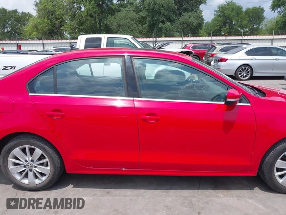 2015 Volkswagen Jetta SE with VIN 3VWD07AJ3FM275737, listed as a IAAI auction lot 42098894 with 131,716 mi miles and . Bid and sale history available at DreamBid. Image 13.