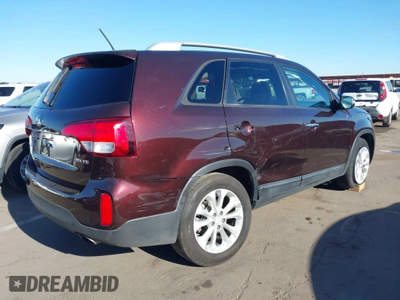 2015 Kia Sorento EX with VIN 5XYKU4A74FG642479, listed as a IAAI auction lot 41878375 with 119,877 mi miles. Bid and sale history available at carsss.com. Image 4.
