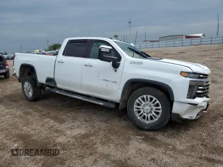 2021 Chevrolet Silverado 3500HD High Country with VIN 1GC4YVEY3MF135272, listed as a Copart auction lot 67717404 with 34,408 mi miles and Salvage Title. Bid and sale history available at carsss.com. Image 4.