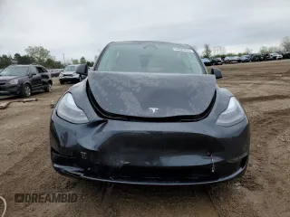 2024 Tesla Model Y Long Range с VIN 7SAYGDEE3RF994655, выставлен на аукционе Copart как лот 54923465 с пробегом 13 396 миль миль и Списание • Salvage title. История ставок и продаж доступна на DreamBid. Изображение 5.