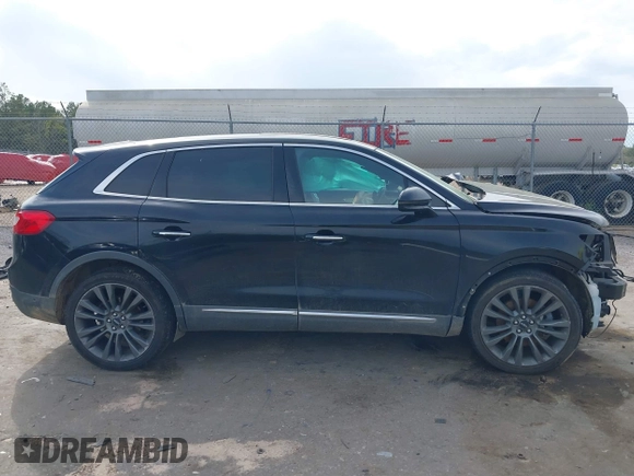 2016 Lincoln MKX Reserve z VIN 2LMTJ8LP6GBL22104, wystawiony jako IAAI lot #41879300 z przebiegiem 168 162 mil mil oraz . Historia ofert i sprzedaży dostępna na DreamBid. Obrazek 14.
