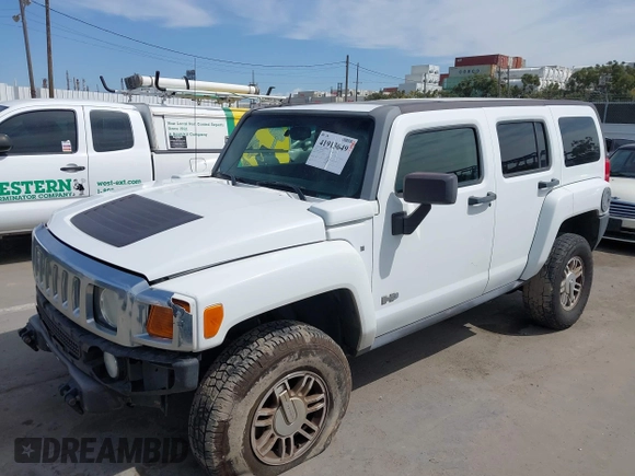 2006 Hummer H3 with VIN 5GTDN136X68330725, listed as a IAAI auction lot 41913649 with 171,522 mi miles. Bid and sale history available at carsss.com. Image 2.