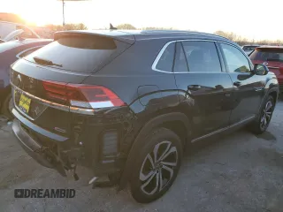 2021 Volkswagen Atlas SEL Premium z VIN 1V2TC2CA0MC204403, wystawiony jako Copart lot #83546004 z przebiegiem 30 314 mil mil oraz Szkoda całkowita • Salvage title. Historia ofert i sprzedaży dostępna na DreamBid. Obrazek 3.
