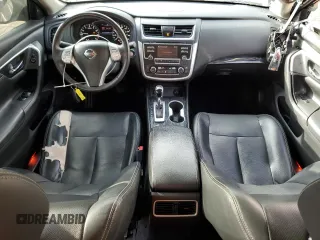 2017 Nissan Altima SR z VIN 1N4AL3AP1HC239789, wystawiony jako Copart lot #49060445 z przebiegiem 127 911 mil mil oraz Szkoda całkowita • Salvage title. Historia ofert i sprzedaży dostępna na DreamBid. Obrazek 8.