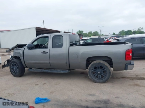 2008 Chevrolet Silverado 1500 Work Truck with VIN 1GCEC19CX8Z330185, listed as a IAAI auction lot 41891379 with 189,991 mi miles. Bid and sale history available at carsss.com. Image 14.