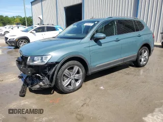 2020 Volkswagen Tiguan SE z VIN 3VV3B7AX7LM063594, wystawiony jako Copart lot #50394555 z przebiegiem 76 158 mil mil oraz Nie do naprawy • Non repairable. Historia ofert i sprzedaży dostępna na DreamBid. Obrazek 1.