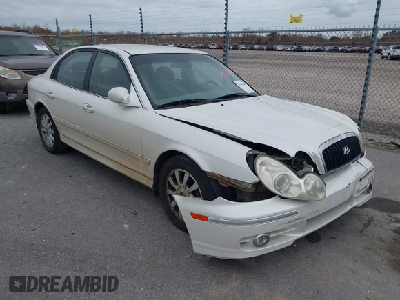 2002 Hyundai Sonata GLS with VIN KMHWF35HX2A523401, listed as a IAAI auction lot 41502680 with 176,283 mi miles. Bid and sale history available at carsss.com. Image 6.
