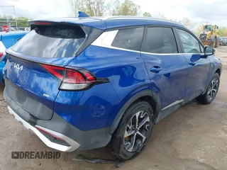 2025 Kia Sportage EX z VIN 5XYK3CDFXSG273654, wystawiony jako IAAI lot #42167635 z przebiegiem 6345 mil mil oraz . Historia ofert i sprzedaży dostępna na DreamBid. Obrazek 4.