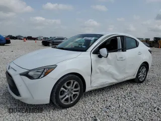2016 Scion iA z VIN 3MYDLBZV2GY124307, wystawiony jako Copart lot #54020115 z przebiegiem 84 541 mil mil oraz Szkody całkowita. Historia ofert i sprzedaży dostępna na DreamBid. Obrazek 1.