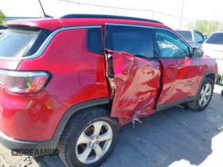 2018 Jeep Compass Latitude z VIN 3C4NJDBB6JT142740, wystawiony jako IAAI lot #42212811 z przebiegiem 81 647 mil mil oraz . Historia ofert i sprzedaży dostępna na DreamBid. Obrazek 6.
