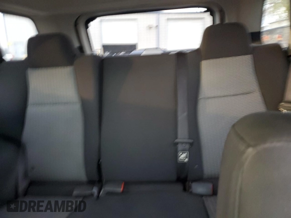 2010 Jeep Grand Cherokee Laredo with VIN 1J4PR4GK8AC111117, listed as a Copart auction lot 48947915 with 152,293 mi miles and Salvage Title. Bid and sale history available at carsss.com. Image 10.