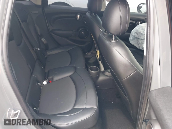 2015 MINI Hardtop 4 Door with VIN WMWXS5C56FT830418, listed as a IAAI auction lot 42132285 with 111,428 mi miles and . Bid and sale history available at DreamBid. Image 8.