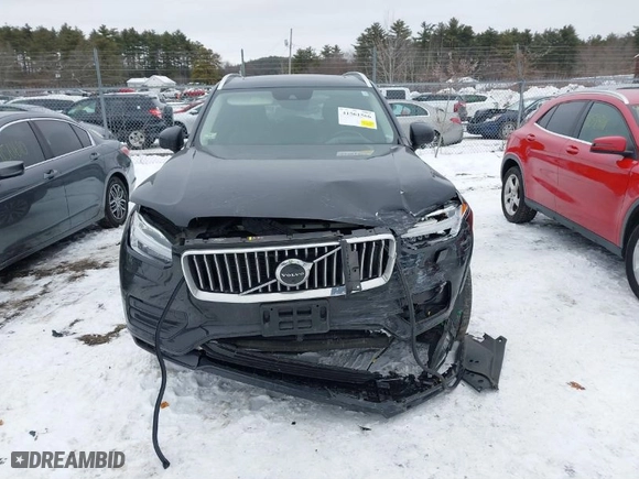 2020 Volvo XC90 Momentum with VIN YV4A22PK2L1618904, listed as a IAAI auction lot 41561566 with 59,940 mi miles. Bid and sale history available at carsss.com. Image 12.
